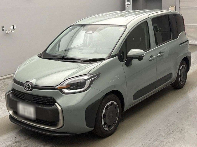 TOYOTA SIENTA — фото