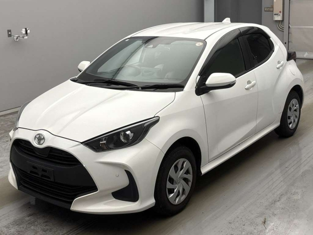 TOYOTA YARIS — фото