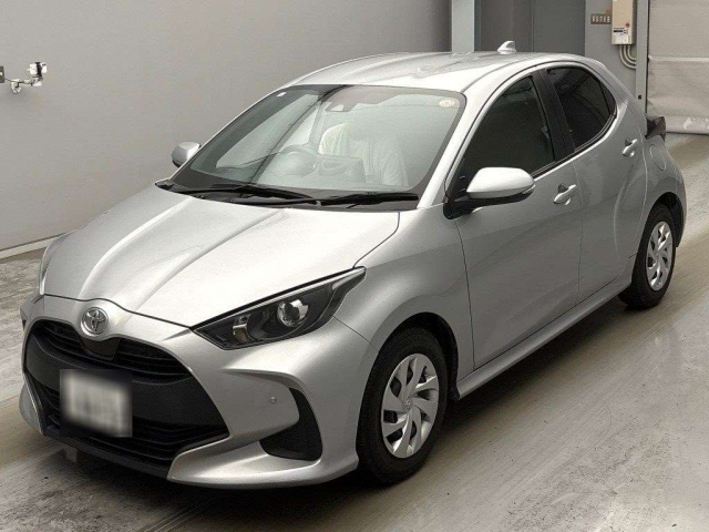 TOYOTA YARIS — фото