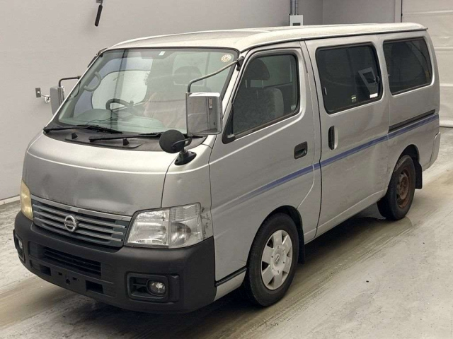 NISSAN CARAVAN — фото