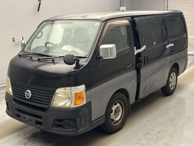 NISSAN CARAVAN — фото