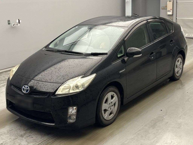 TOYOTA PRIUS — фото