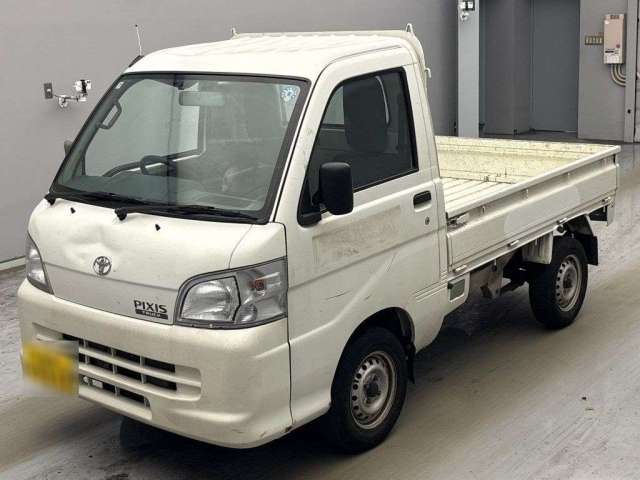 TOYOTA PIXIS — фото