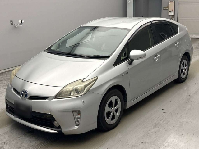 TOYOTA PRIUS — фото