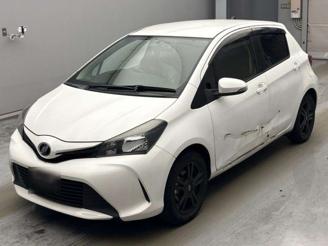 TOYOTA VITZ — фото