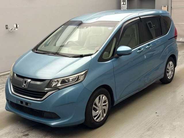HONDA FREED — фото