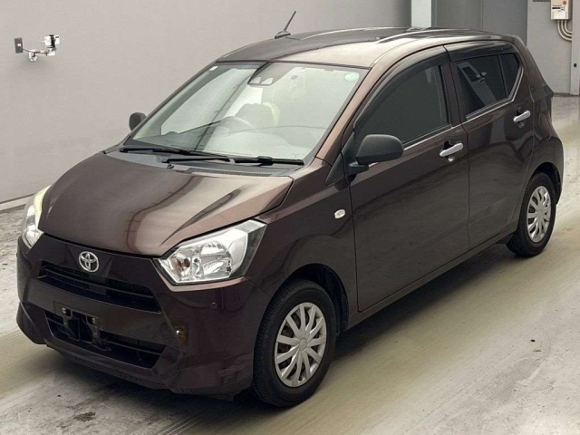 TOYOTA PIXIS — фото