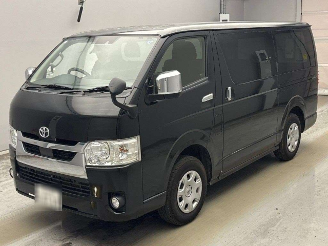 TOYOTA HIACE — фото