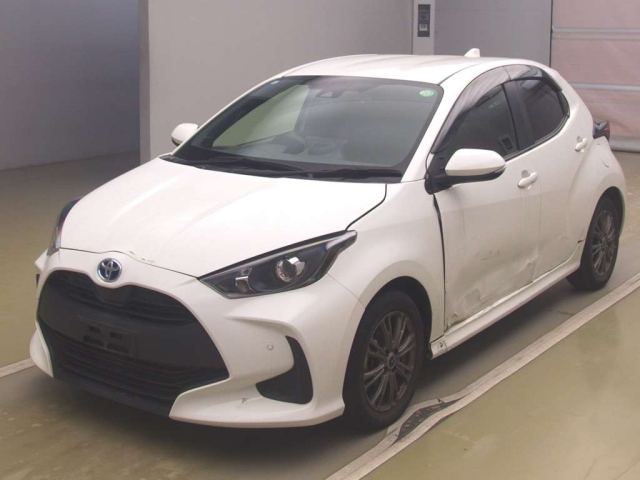 TOYOTA YARIS — фото