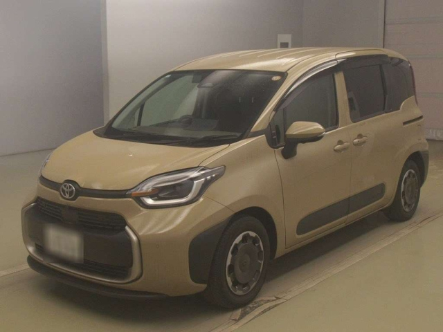 TOYOTA SIENTA — фото