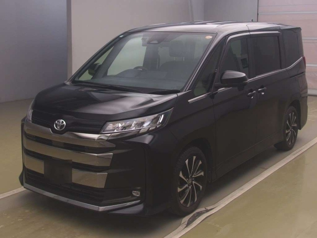 TOYOTA NOAH — фото