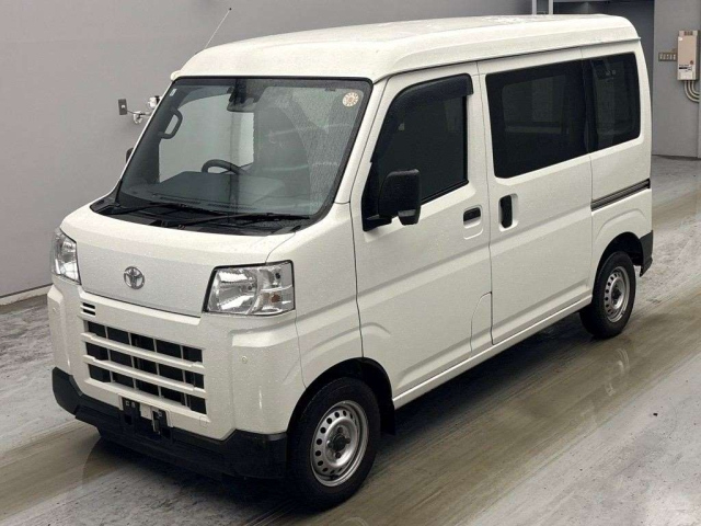 TOYOTA PIXIS — фото