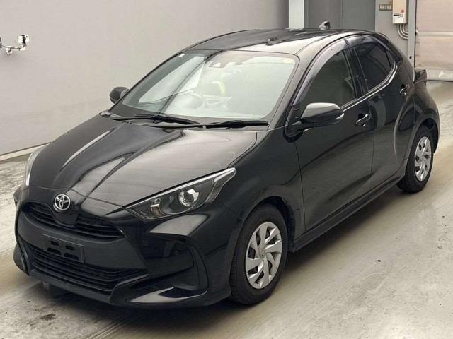 TOYOTA YARIS — фото