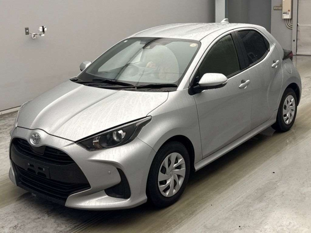 TOYOTA YARIS — фото