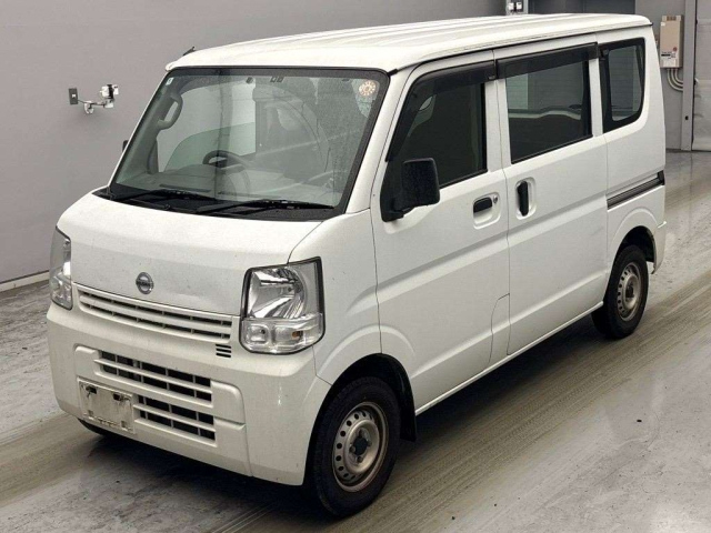 NISSAN CLIPPER — фото