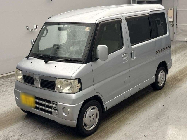 NISSAN CLIPPER — фото