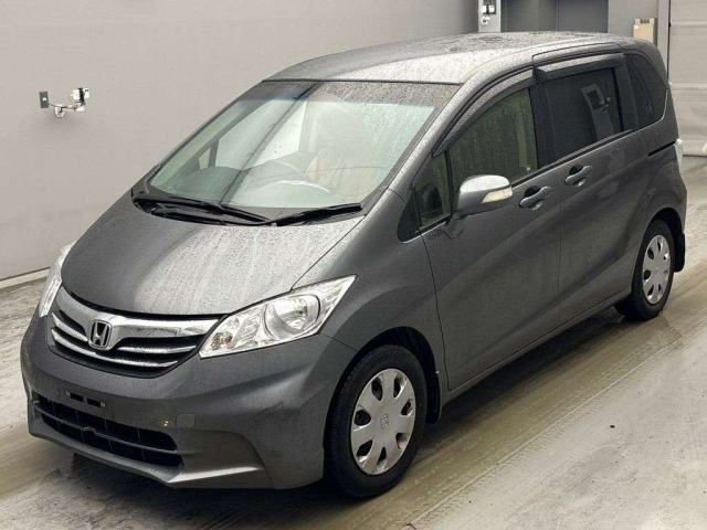 HONDA FREED — фото