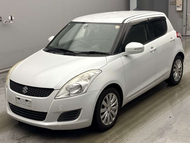 SUZUKI SWIFT — фото