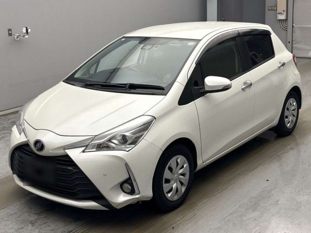 TOYOTA VITZ — фото