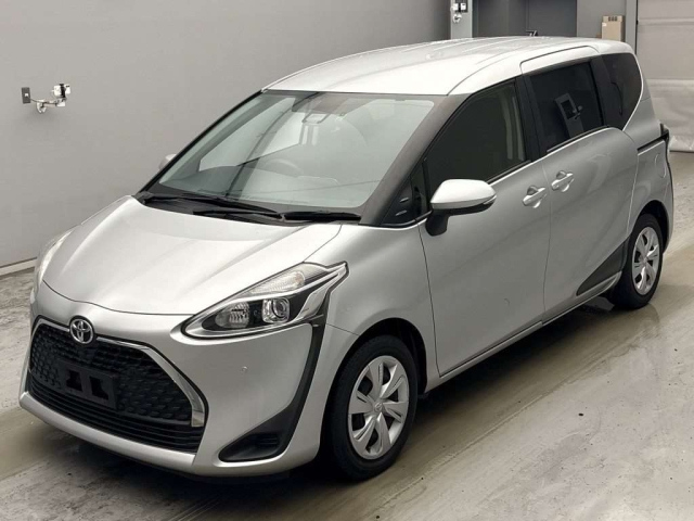 TOYOTA SIENTA — фото