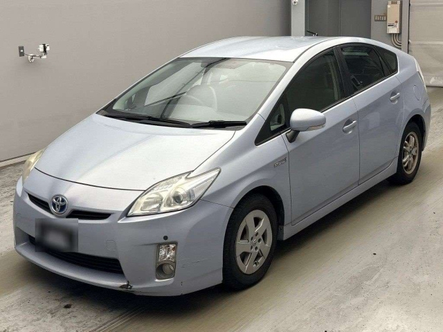 TOYOTA PRIUS — фото