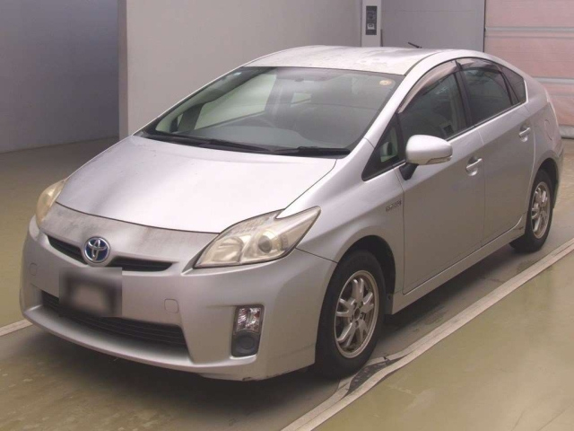 TOYOTA PRIUS — фото