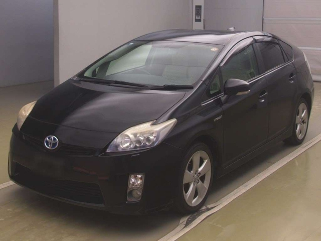 TOYOTA PRIUS — фото