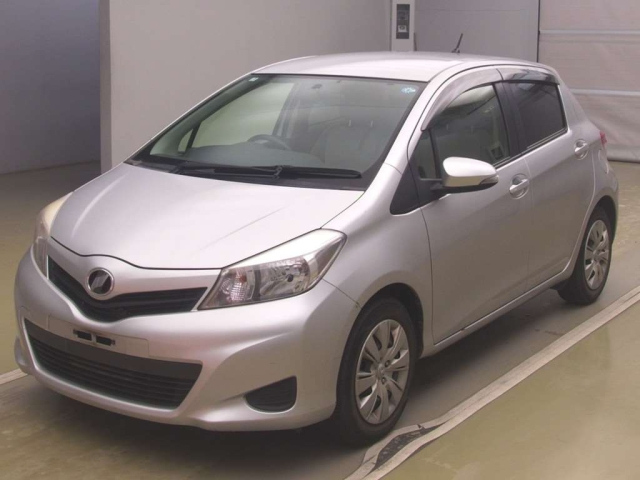 TOYOTA VITZ — фото