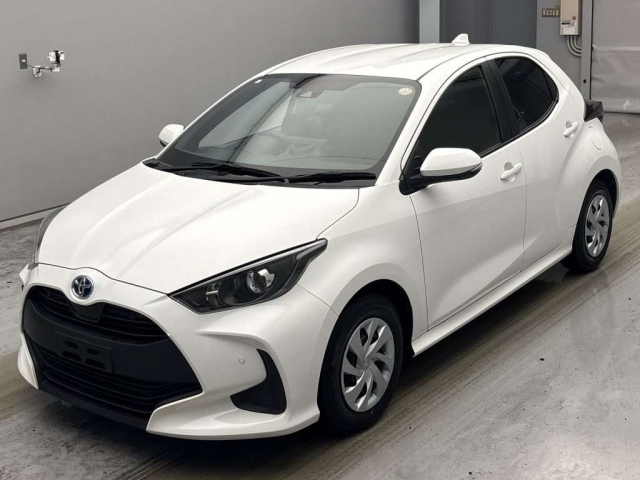 TOYOTA YARIS — фото