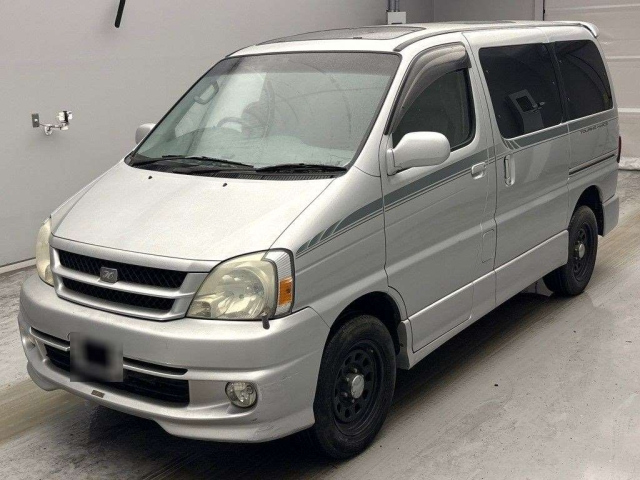TOYOTA HIACE — фото