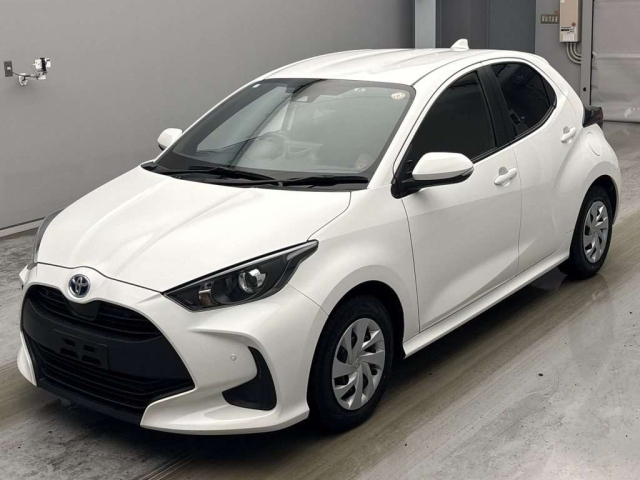TOYOTA YARIS — фото
