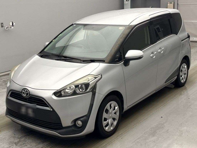 TOYOTA SIENTA — фото