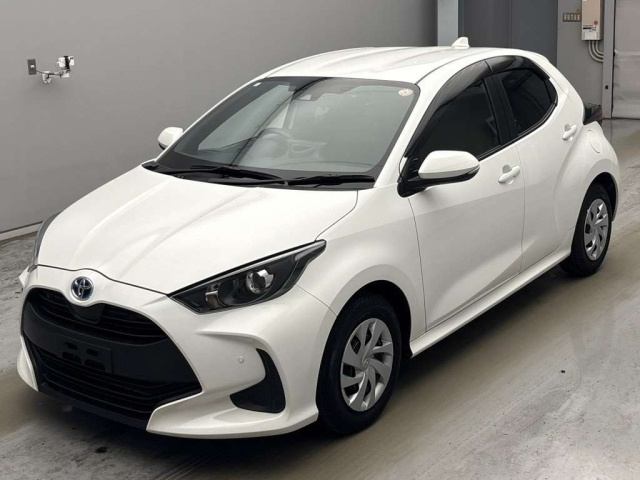 TOYOTA YARIS — фото