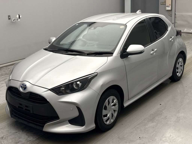 TOYOTA YARIS — фото