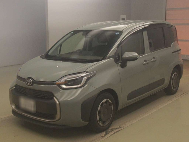 TOYOTA SIENTA — фото
