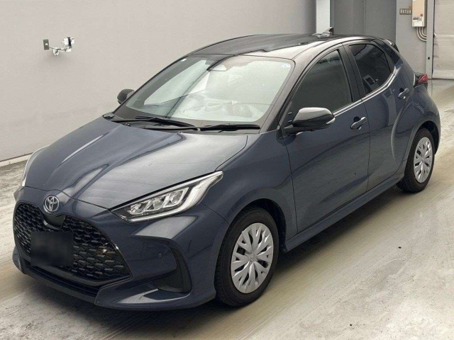 TOYOTA YARIS — фото