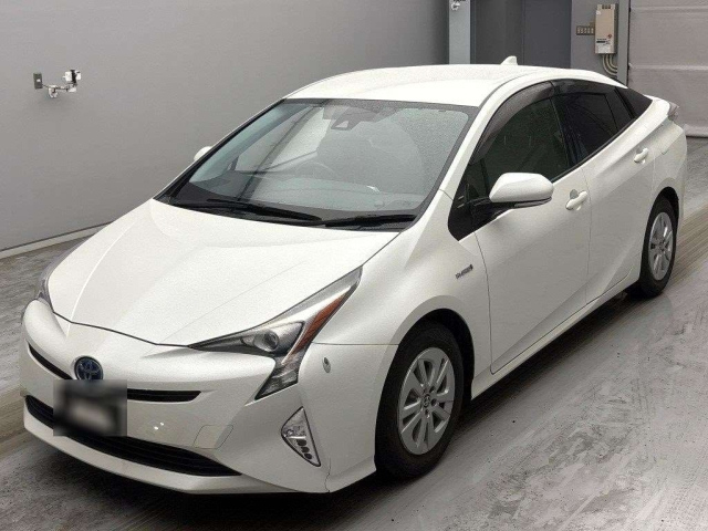 TOYOTA PRIUS — фото