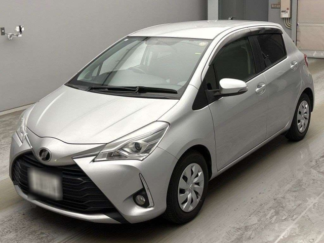 TOYOTA VITZ — фото