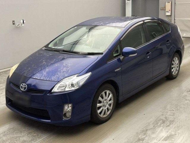 TOYOTA PRIUS — фото