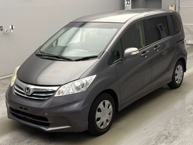 HONDA FREED — фото
