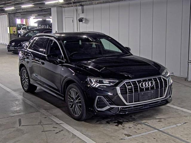 AUDI Q3 — фото