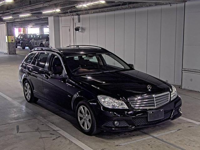 MERCEDES-BENZ C — фото