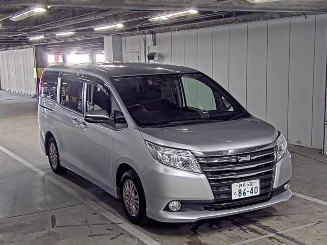 TOYOTA NOAH — фото
