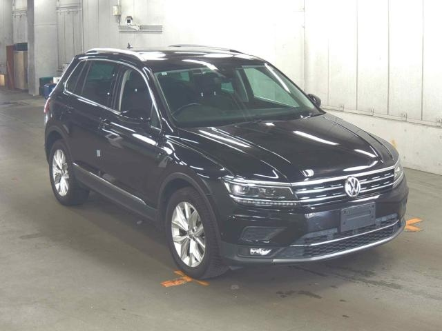 VOLKSWAGEN TIGUAN — фото