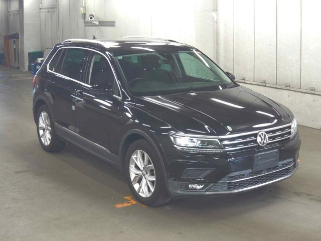 VOLKSWAGEN TIGUAN — фото